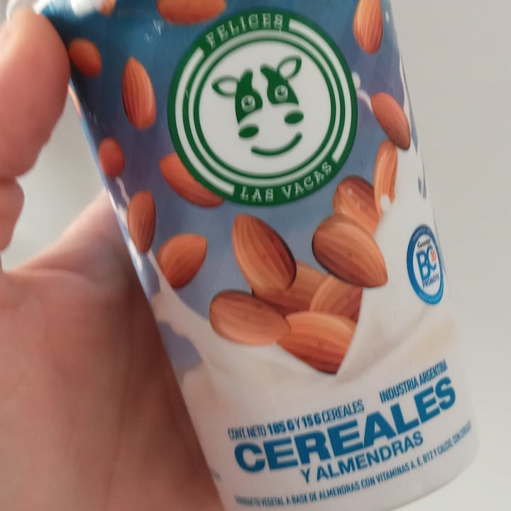 photo of Felices Las Vacas Yogurt de Almendras con Cereales shared by @rominacon on  30 Sep 2021 - review