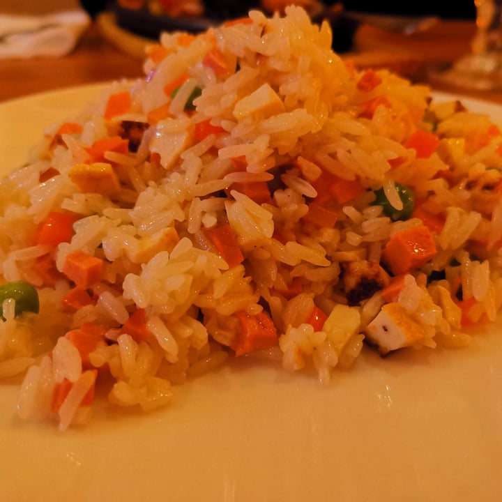 photo of Vegebowl Paris Cantonese rice shared by @giuliazagni on  30 May 2022 - review