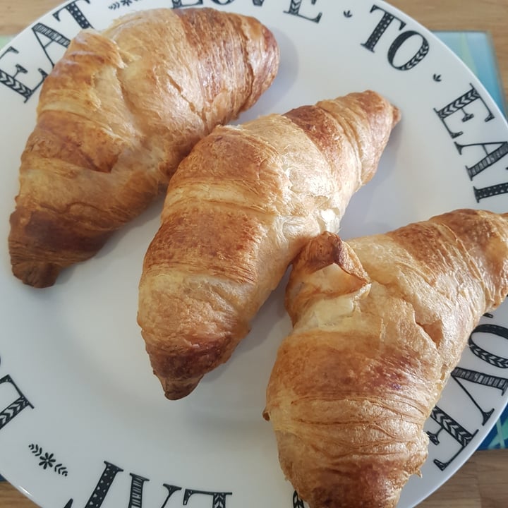 photo of Pret A Manger Frozen Vegan Croissants shared by @alicesabrina on  30 Apr 2021 - review