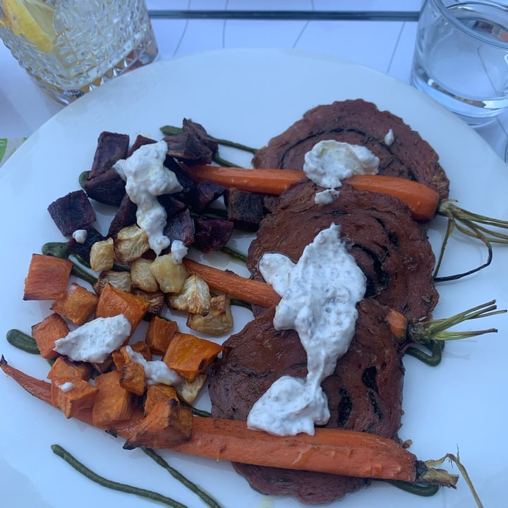 review photo of Essenza Love Natural Food Arrosto di seitan shared by @violetsandford on 27 Aug 2022 - review
