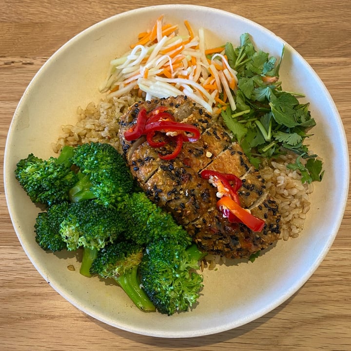 photo of Veggie Grill Far East Bowl shared by @plantandflores on  10 Apr 2022 - review