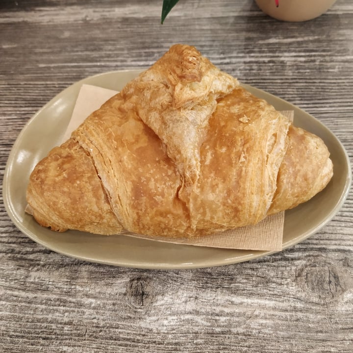 review photo of Flora Cafè Brioche Vegana Ai Frutti Di Bosco shared by @gracefulvegan on 13 Dec 2021 - review