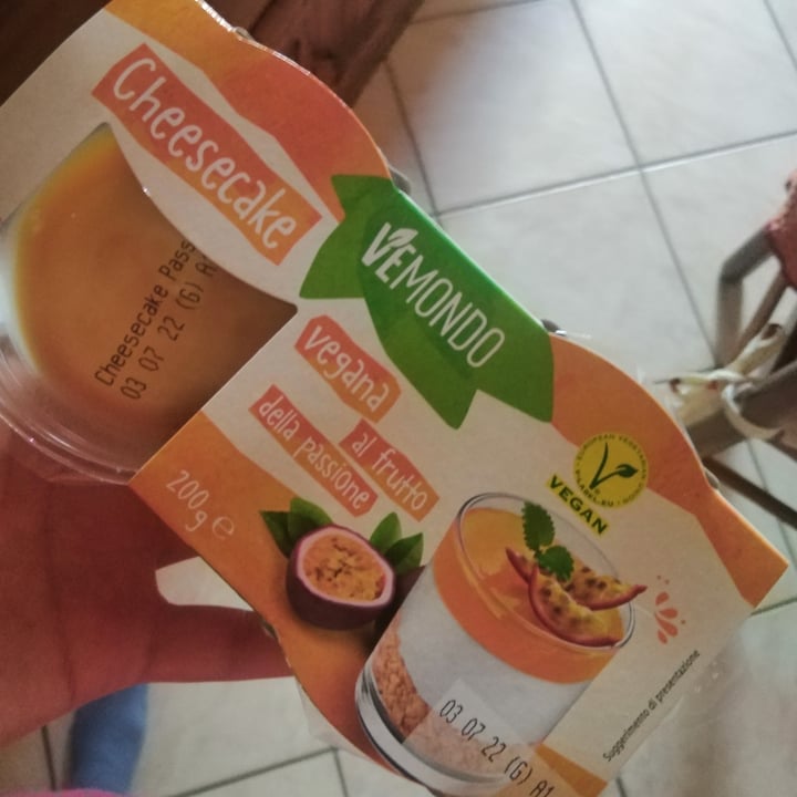 review photo of Vemondo Cheesecake Al Frutto Della Passione shared by @cuochettavegana on 05 Jul 2022 - review