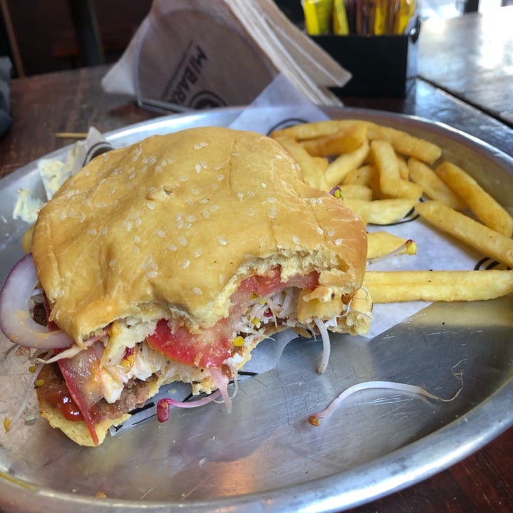 review photo of Mi Barrio Hamburguesería Colegiales Not barrio shared by @valenmazzolaa on 19 Oct 2021 - review