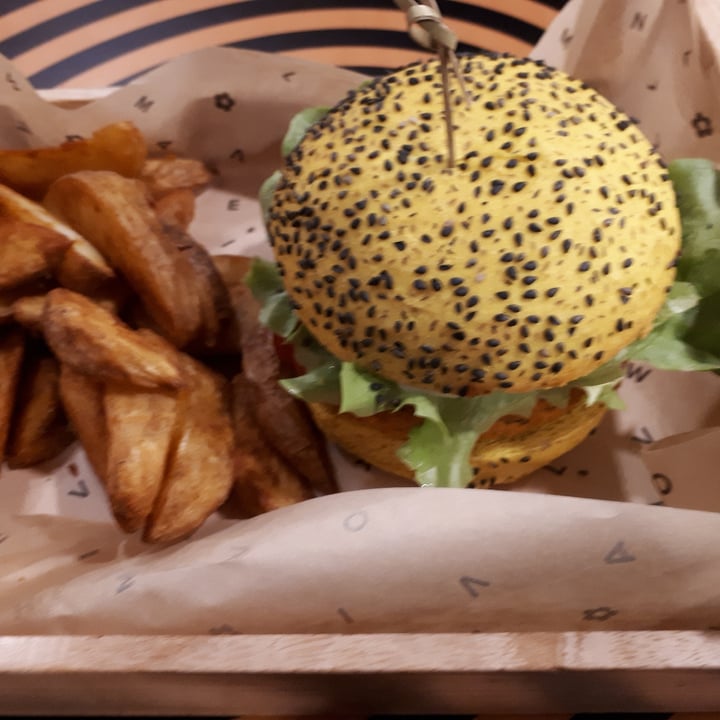 photo of Flower Burger Funky Cecio shared by @gsll on  15 Mar 2022 - review
