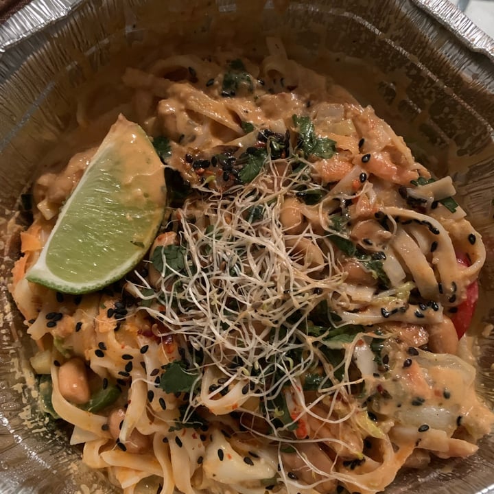 review photo of Vegania Veggie Bar Carabanchel Pad thai shared by @nrabaneda on 30 Apr 2022 - review