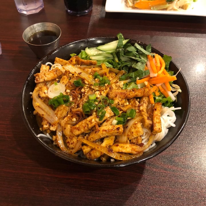photo of Pho T & N Vegan Stir-fry Tofu w/lemongrass Vermicelli Rice Bowl shared by @sheppsk on  12 Dec 2019 - review