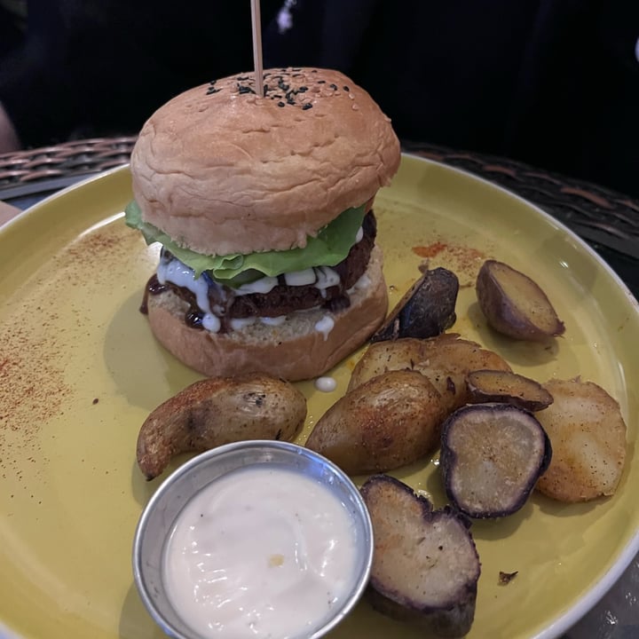 photo of El Jardín De Jazmín Crispy Burger shared by @cosmicfrog on  21 Oct 2022 - review