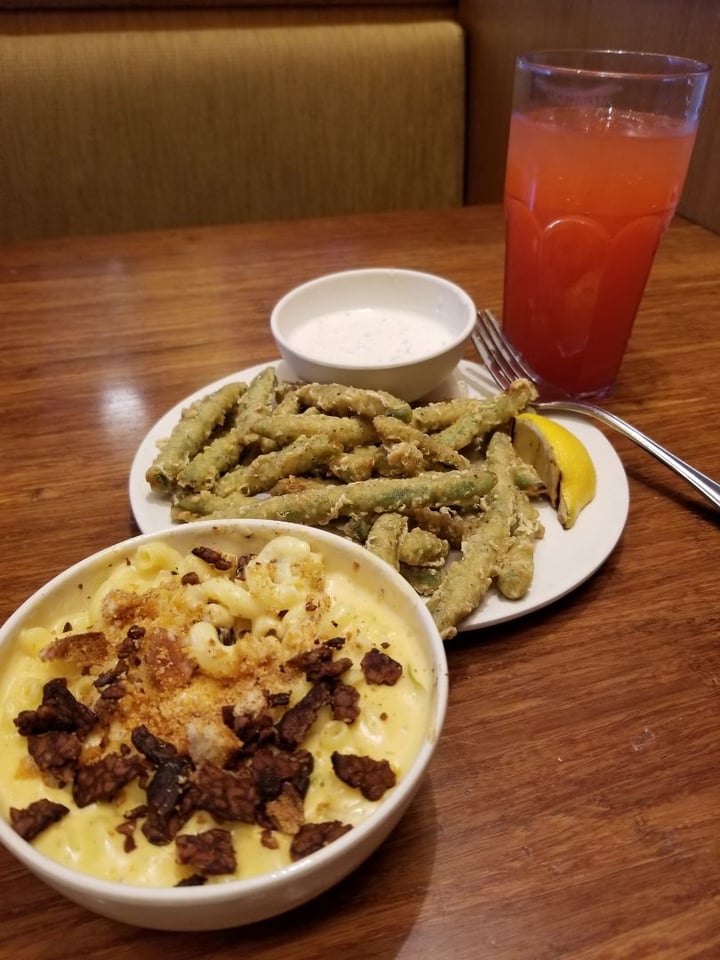 review photo of Veggie Grill Mac & Cheese With Vegan Bacon shared by @sammfortheoceans on 15 Jan 2020 - review