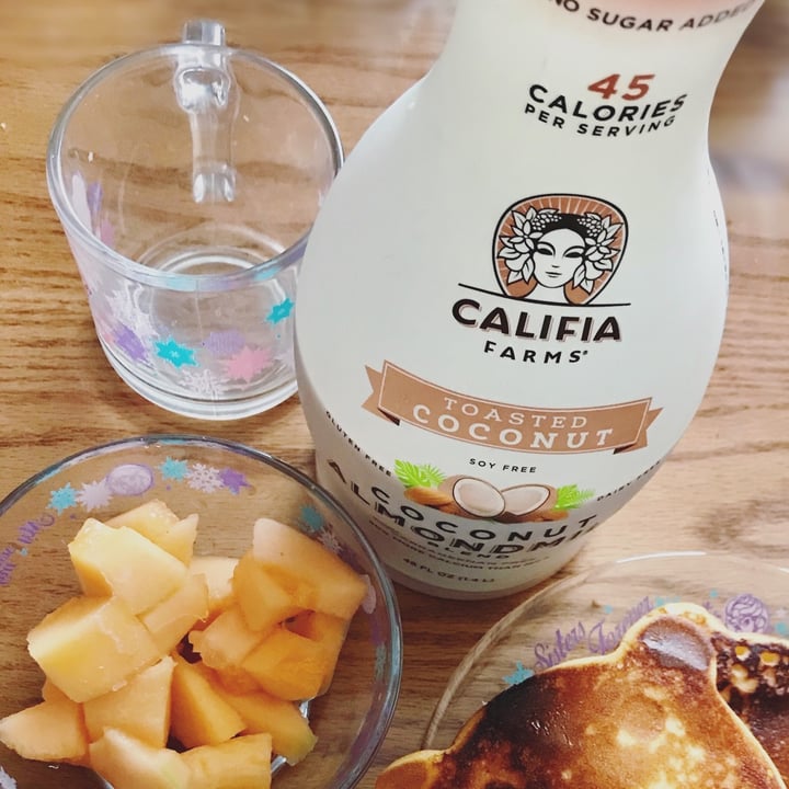 review photo of Califia Farms Coconut Almond Milk Blend shared by @kenialeond on 03 Feb 2021 - review