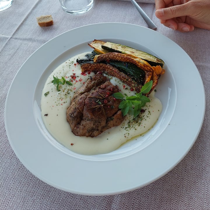 photo of Al Tiglio cucina naturale / Ristorante Veg Arrostito shared by @anini on  21 Aug 2022 - review