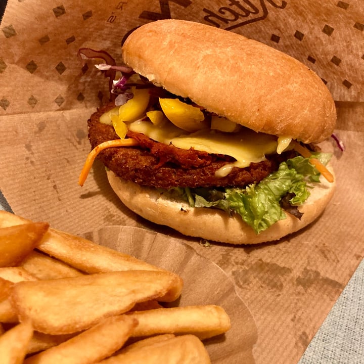 photo of Swing Kitchen Cheese Burger shared by @manekineko on  16 Aug 2022 - review