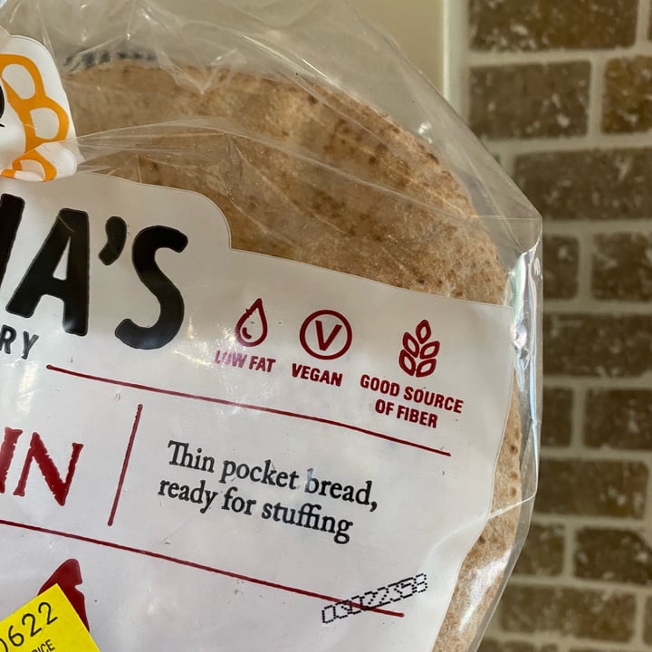 photo of Atoria's Family Bakery Whole Grain Pita shared by @yarilovezzucchini on  27 Apr 2022 - review