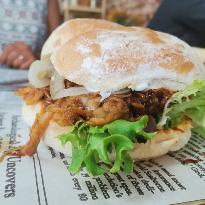 photo of Vegan Streetfood Deli - Obs Jack to the future roll shared by @shanasolo on  10 Dec 2021 - review