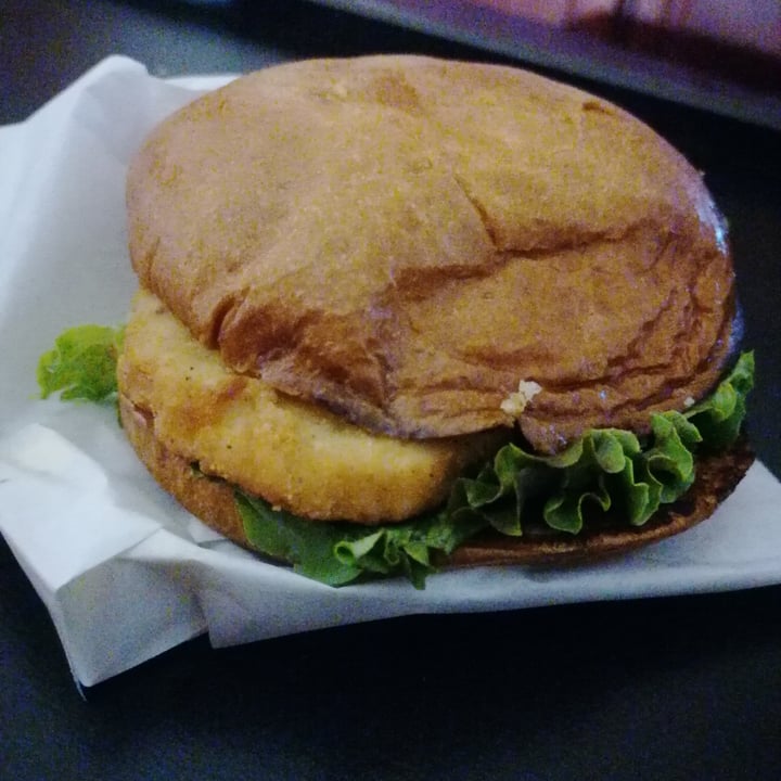photo of Blackout Burger Plant Based Chicken Burger shared by @ludovicac on  20 Jun 2022 - review