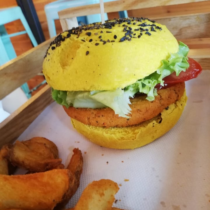 review photo of Flower Burger Classic Cecio shared by @solebioshop on 03 Sep 2022 - review