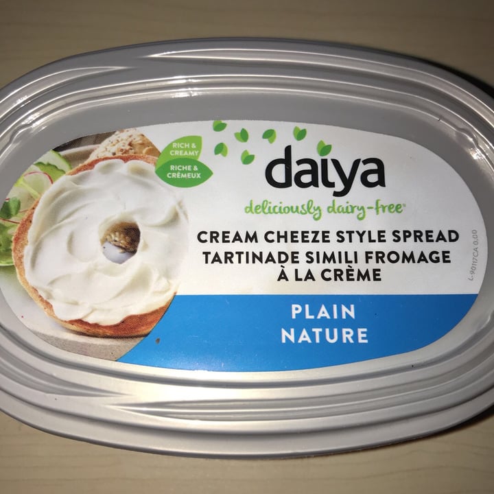 photo of Daiya Plain Cream Cheeze Style Spread shared by @ambivalentideas on  08 Dec 2018 - review