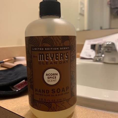 Mrs. Meyer's Clean Day Hand Soap Acorn Spice Reviews | abillion