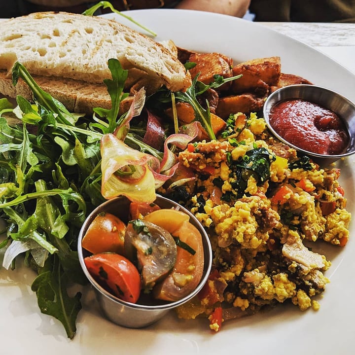 photo of Little Pine Restaurant Tofu scramble shared by @compassionatekisses on  18 Jan 2019 - review