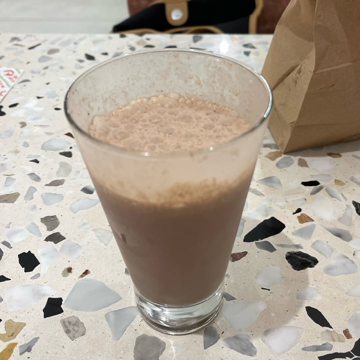 photo of Kind Kones Paragon salted chocolate chip milkshake shared by @superdupersumi on  11 May 2022 - review