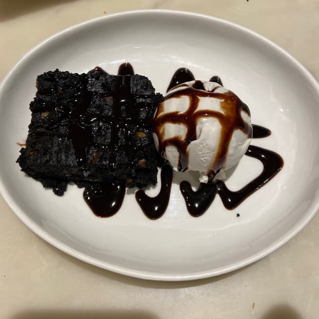 Photo du plat “Choco Walnut Brownie”