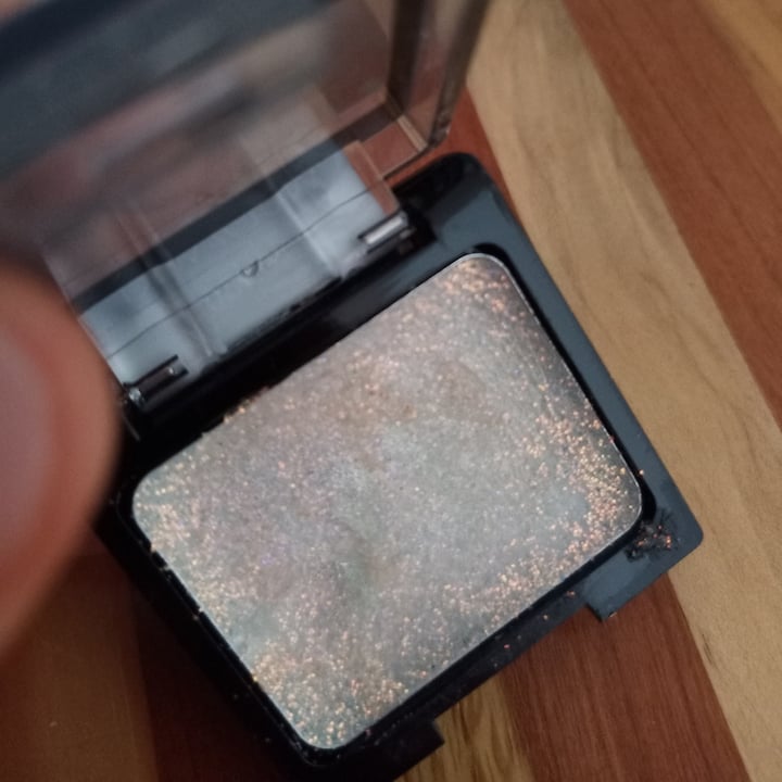 photo of Wet n Wild Beauty NEW! Color Icon Glitter Single-Bleached shared by @ilselogo on  31 Jul 2020 - review