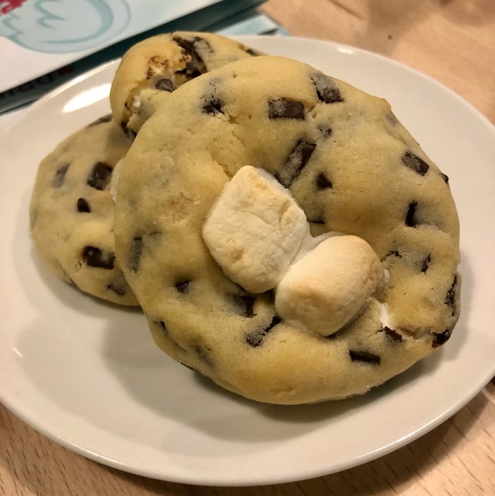 photo of Sweet Release Marshmallow Inception Cookie shared by @lolendoll on  04 Oct 2021 - review