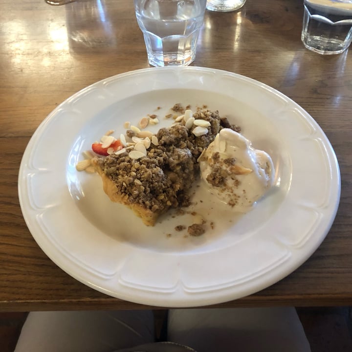 photo of Jonkershuis Restaurant South Africa Apple Crumble shared by @zsuz on  28 Feb 2022 - review
