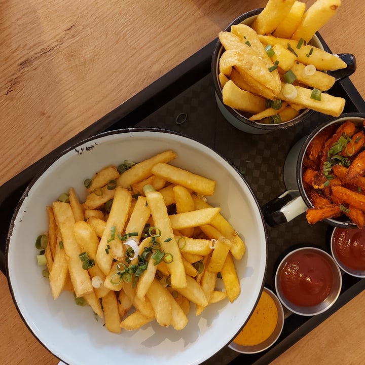 photo of Lekker Vegan Kloof Crispy Chips shared by @lizadewet on  02 Mar 2022 - review