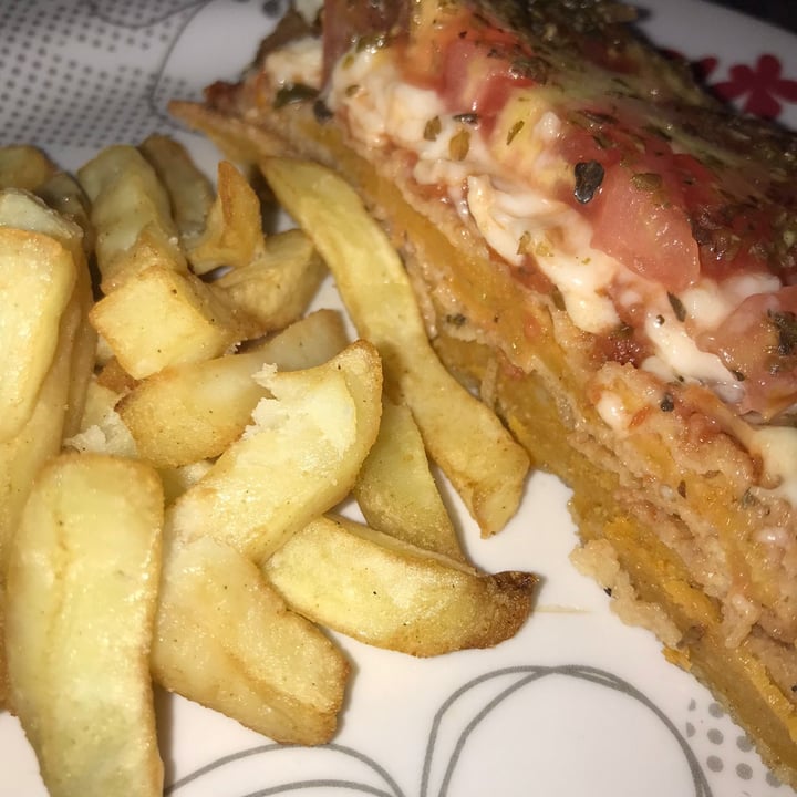 photo of Dolce Vita Milanesa napolitana de seitan con papas shared by @greencharlie on  29 Oct 2021 - review