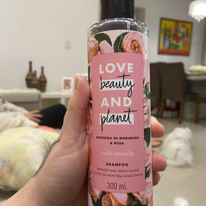 photo of Love Beauty and Planet Murumuru Butter & Rose Sulfate Free Shampoo shared by @fersrosa on  23 Jun 2022 - review