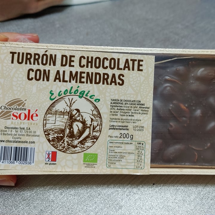 photo of Chocolates Solé Turrón de chocolate con almendras shared by @saravelif on  29 Dec 2022 - review