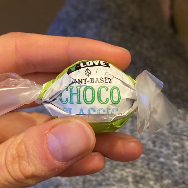 review photo of Migros V-Love Plant-Based Choco Balls Classic shared by @lauriyn on 17 Apr 2022 - review