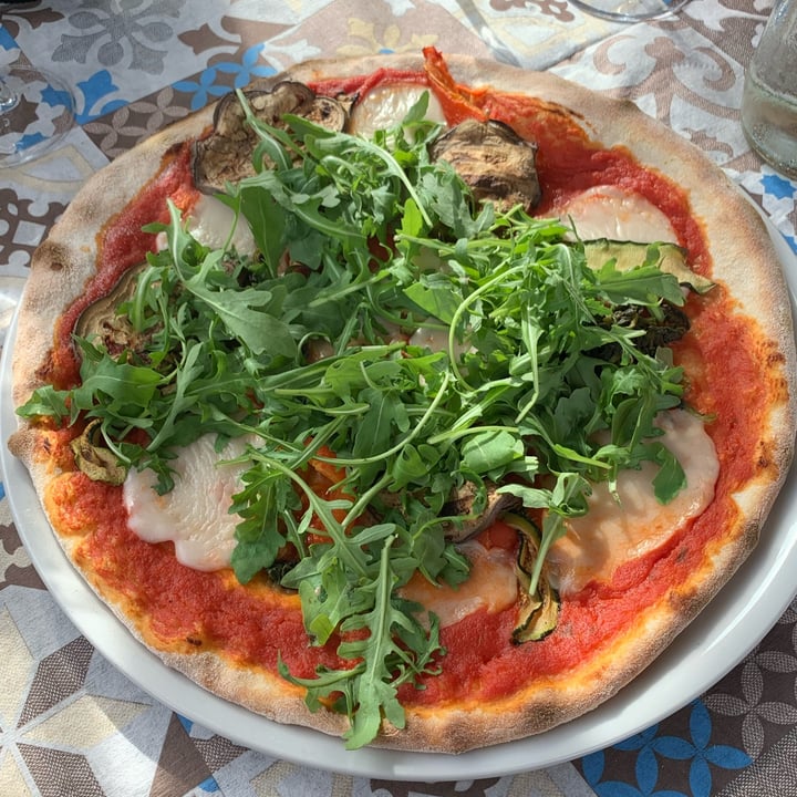photo of Ristorante Pizzeria Desenzanino Pizza Super Vegana shared by @adele91m on  24 Oct 2022 - review