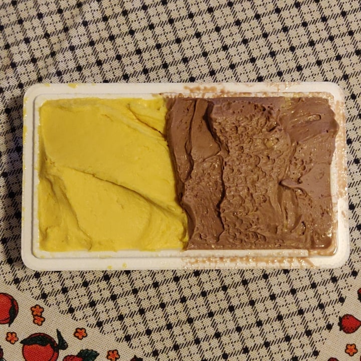 photo of Gelateria Ferri pedagna Gelato mango e bacio vegano shared by @paoloceroni on  12 Apr 2022 - review