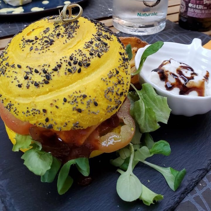 photo of Il Pangolino - Vegan Bistrot Beoynd Burger shared by @mariannazemi on  03 Jun 2022 - review