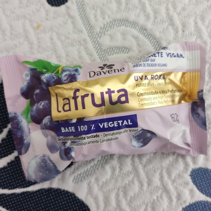 photo of Davene Sabonete La fruta- Uva roxa shared by @camilaesteves on  12 Nov 2022 - review