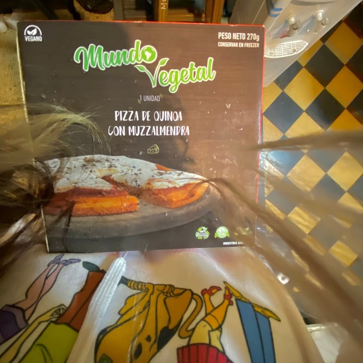 photo of Mundo Vegetal Pizza De Quinoa Con Muzzalmendra shared by @bescalante on  20 May 2021 - review