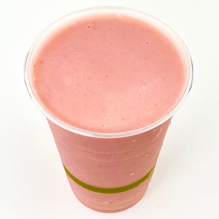 photo of Daily Fuel PDX Pineapple, Strawberry, Coconut Shake shared by @pdxveg on  29 Jul 2022 - review