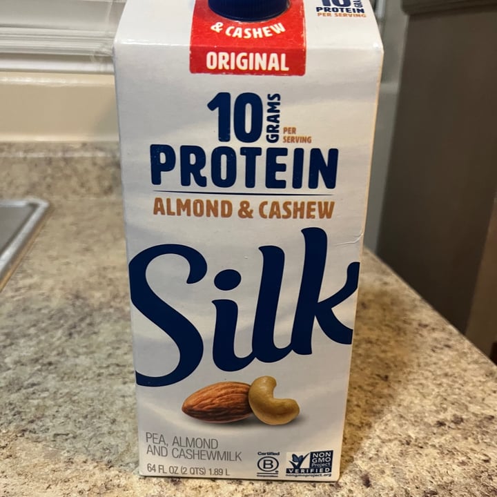 photo of Silk 10 Grams Protein Almond & Cashew shared by @alexoxo on  12 Jan 2022 - review