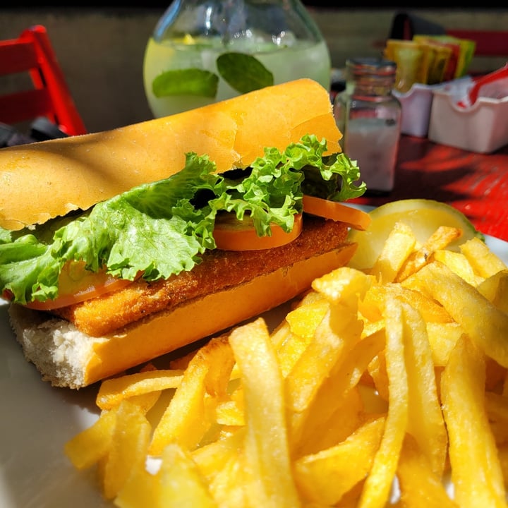 review photo of La Vieja Soderia Milanesa De Tofu En Pan Francés shared by @jorjac on 25 Oct 2021 - review