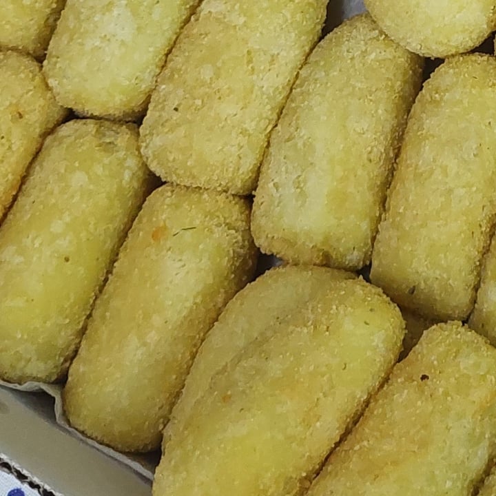 photo of Deliveggy Croquete de shimeji shared by @marinabonadio on  28 Feb 2022 - review
