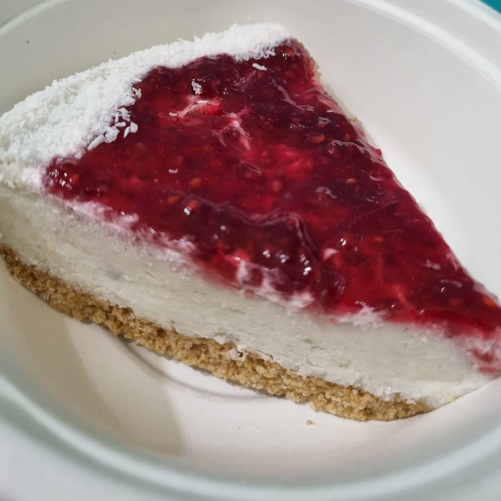 photo of Govinda Vegetarian Cheesecake De Frutos Rojos shared by @nerymuny28 on  05 May 2021 - review