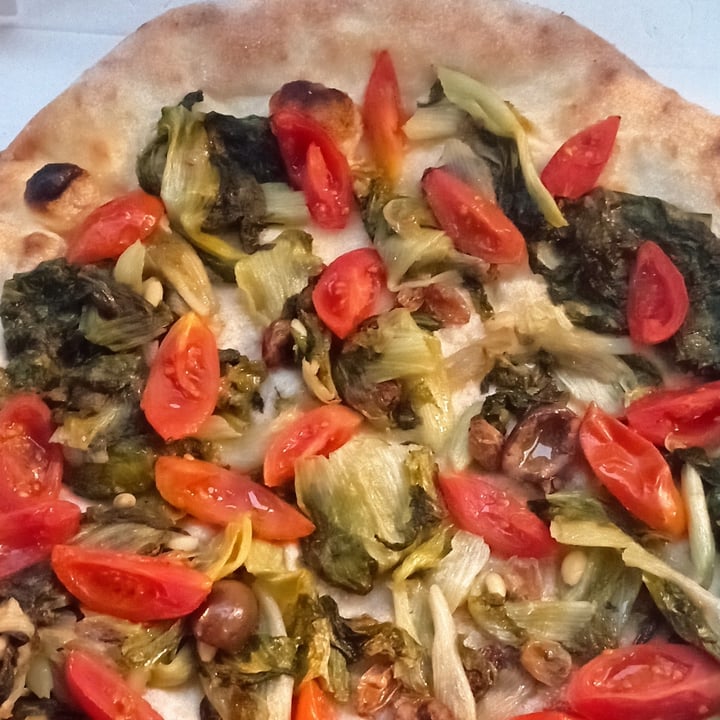 photo of Ristorante Michele Chinappi Pizza scarola olive pomodori shared by @schiara on  23 Apr 2022 - review