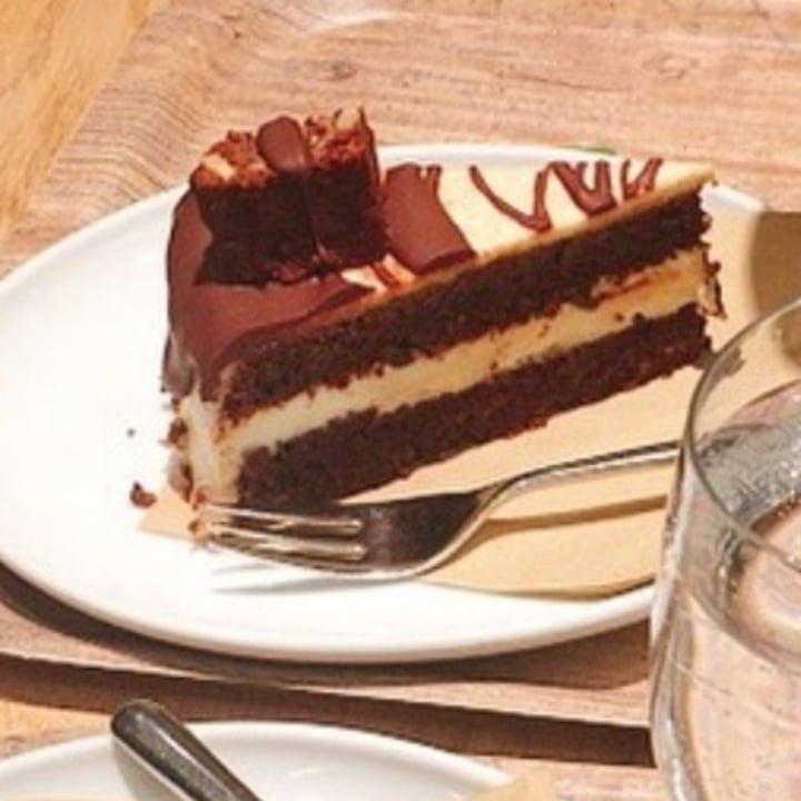 photo of Venuss Schoko Mandel Torte shared by @learamirez on  29 Aug 2020 - review