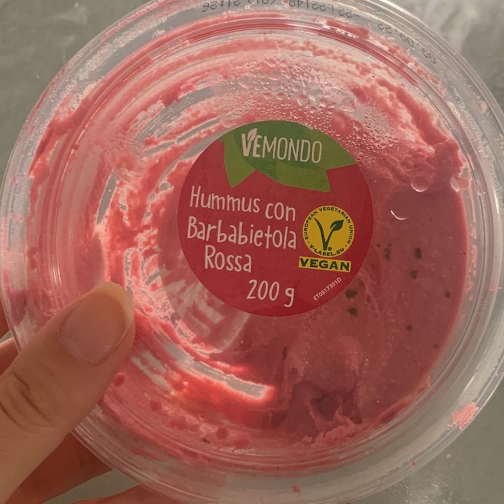 photo of Vemondo hummus barbabietola rossa shared by @claudia1698 on  27 Aug 2022 - review