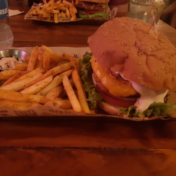 photo of Mad Mad Vegan Burger Rock'n Chick'n shared by @duduu on  08 Jul 2021 - review