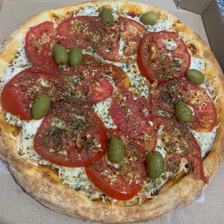 photo of Olivia Empanadas & Pizzas - Wilde pizza napolitana vegana shared by @anavegar on  08 Jan 2022 - review