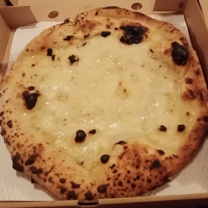 photo of I Knead Pizza Vegan Cheesy Garlic Bread shared by @nrc on  27 Jan 2021 - review