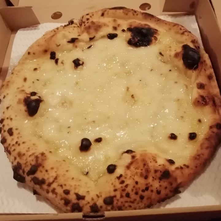 review photo of I Knead Pizza Vegan Cheesy Garlic Bread shared by @nrc on 27 Jan 2021 - review
